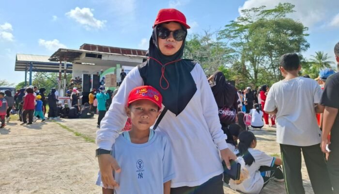 Pertemuan Pertama yang Berkesan, Emak-emak Ini Langsung Jagokan Ali Reza di Pilkada Beltim 2024