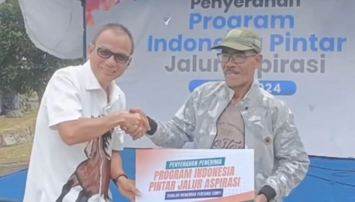 Akademisi Singgung Kehadiran Djoni Saat Penyaluran PIP di Belitung: Nebeng Popularitas dari Program Pemerintah
